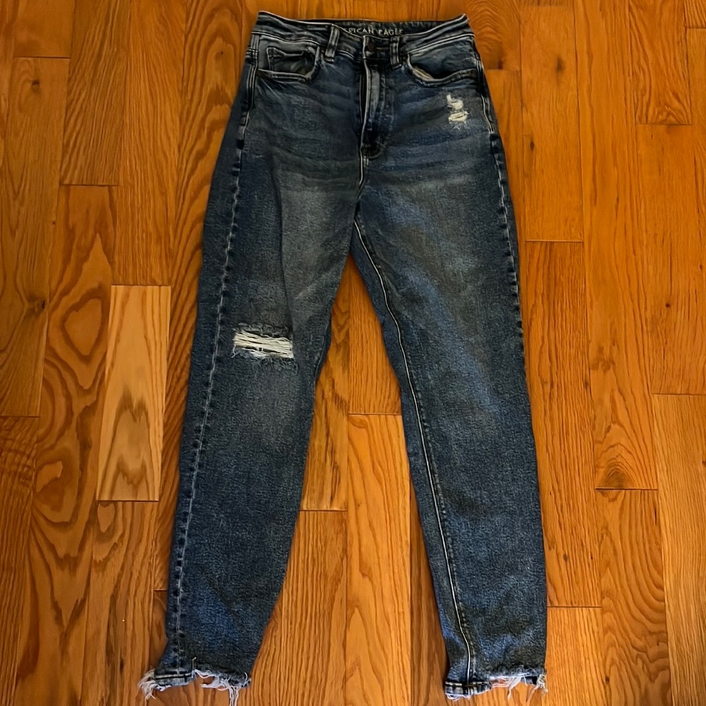 AE highest rise mom jeans Sz 2 Regular
